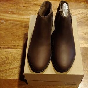 NIB Clark's Addit Glady's Boots